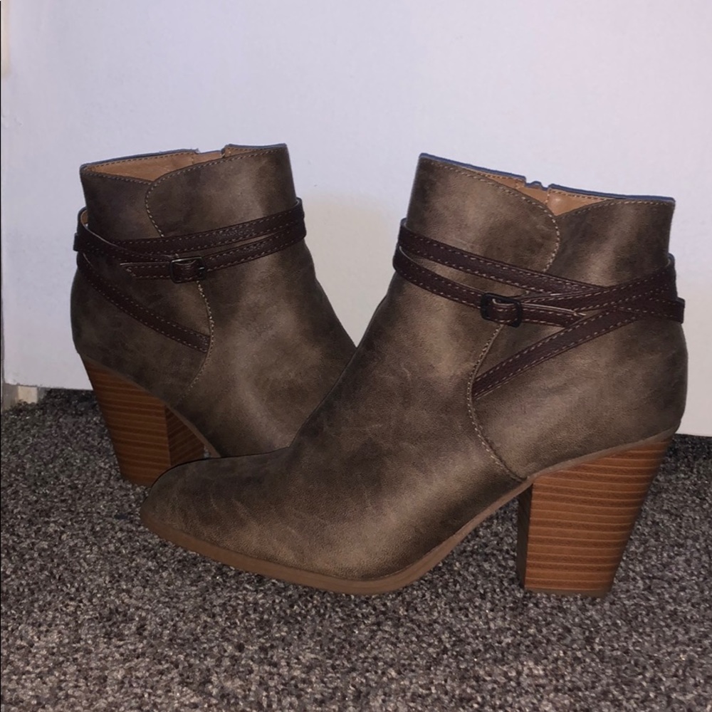 JustFab booties, size 11